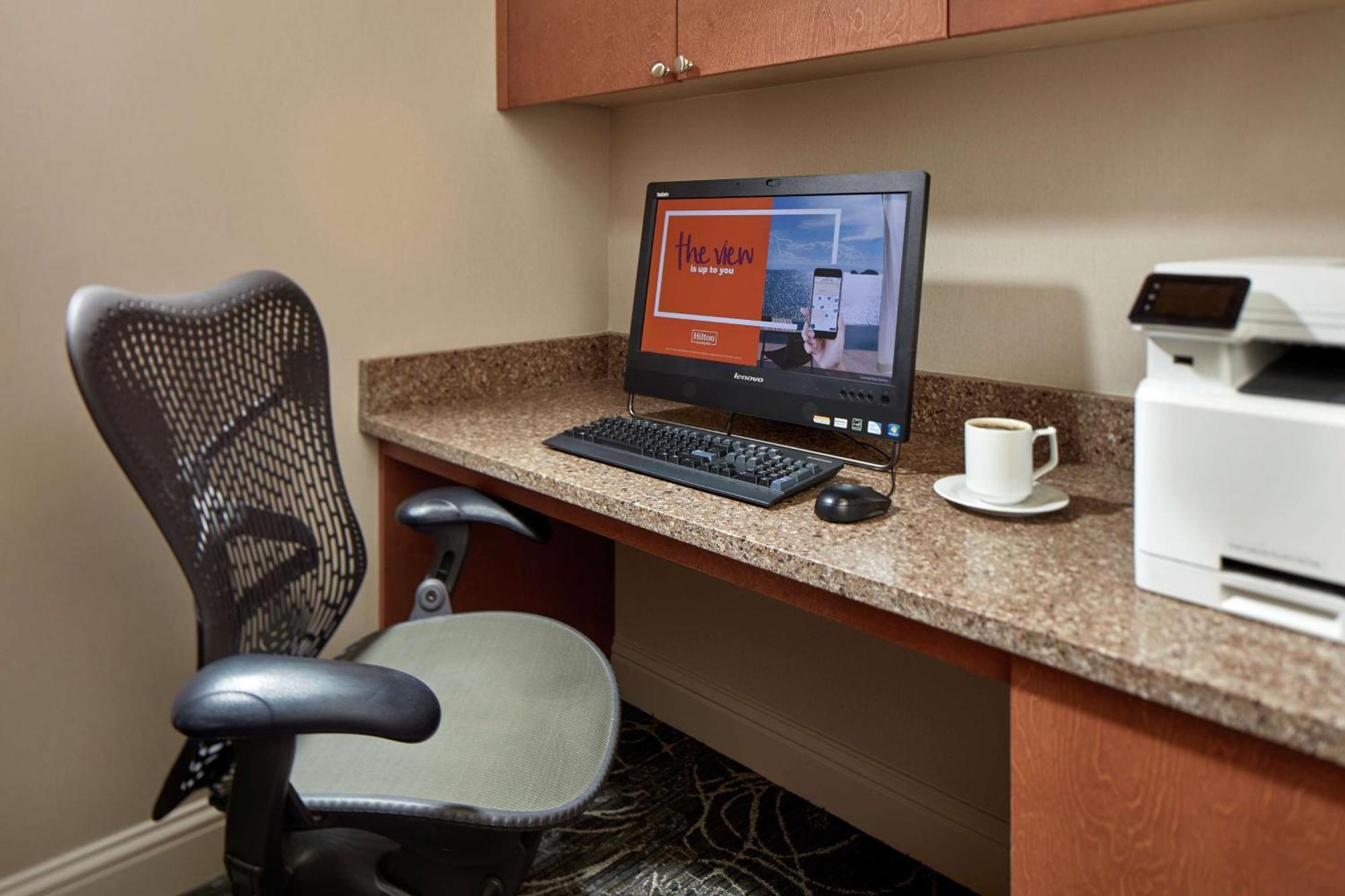 Hilton Garden Inn Portland Lake Oswego Extérieur photo