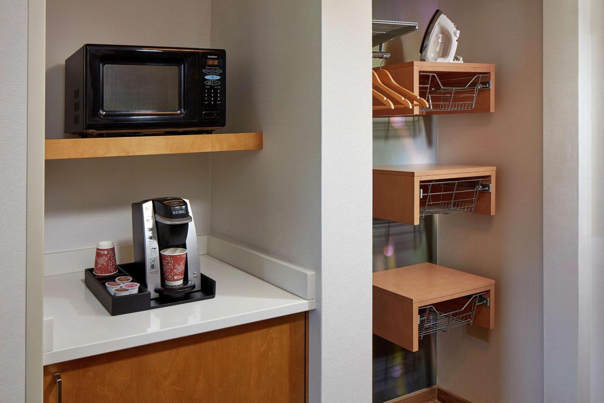 Hilton Garden Inn Portland Lake Oswego Extérieur photo