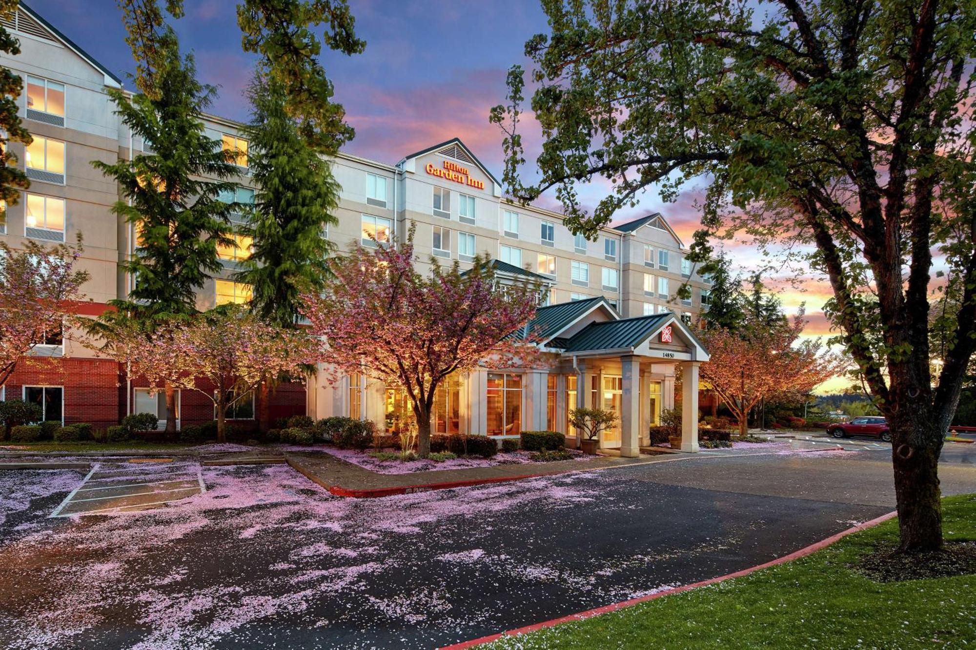 Hilton Garden Inn Portland Lake Oswego Extérieur photo