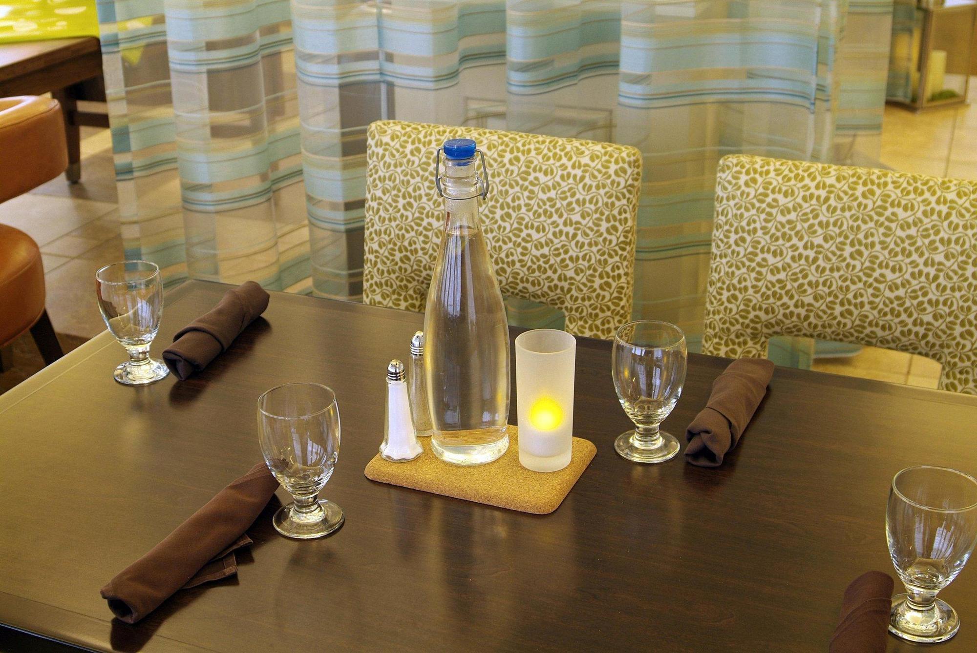 Hilton Garden Inn Portland Lake Oswego Extérieur photo