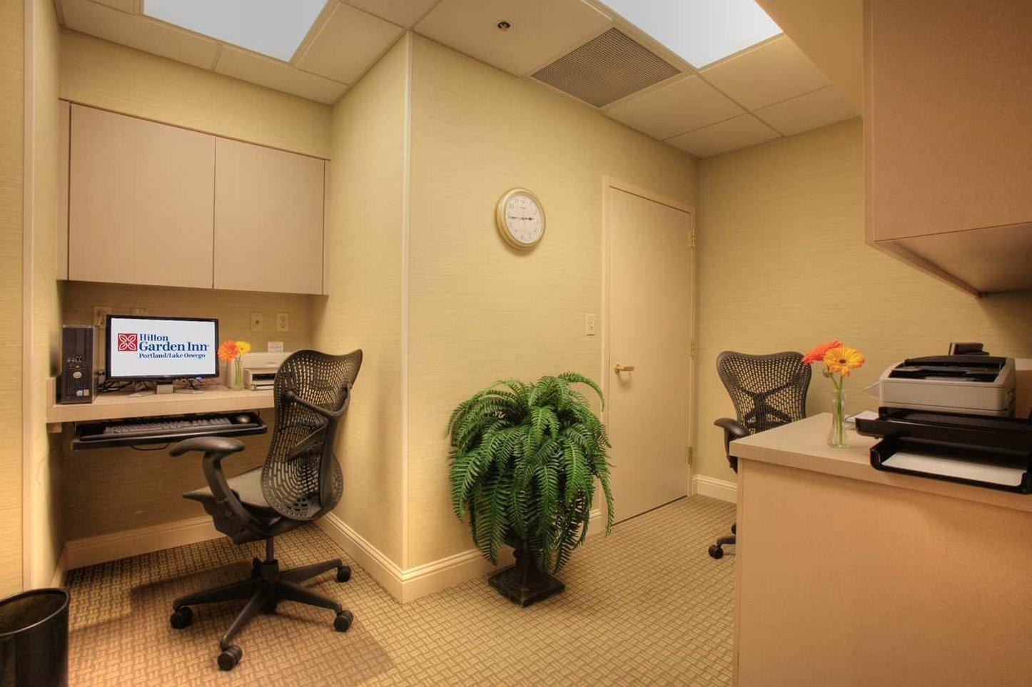 Hilton Garden Inn Portland Lake Oswego Extérieur photo